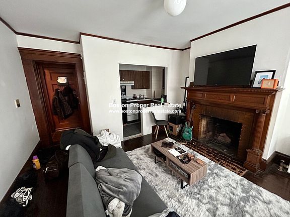2nd image of 1137 Massachusetts Ave APT 4