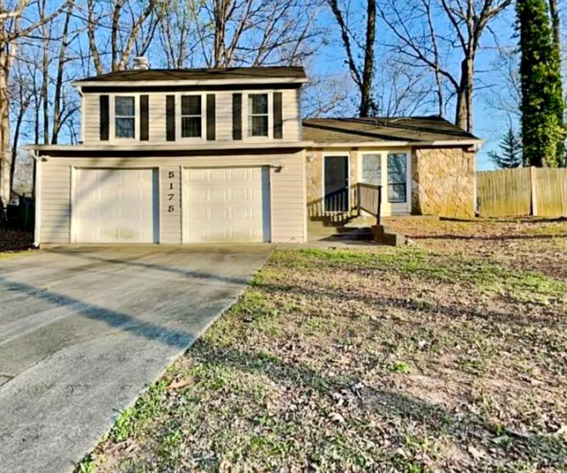 Walker Rd, Stone Mountain — Photo 2