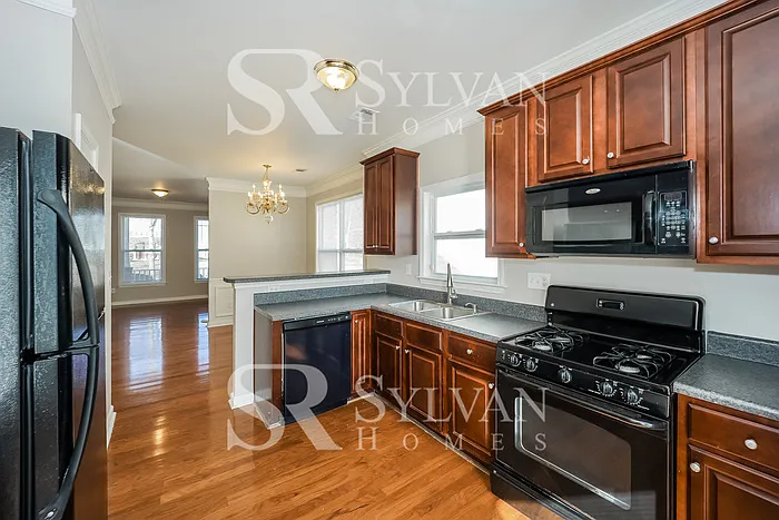 7840 The Lakes Dr — Photo 7