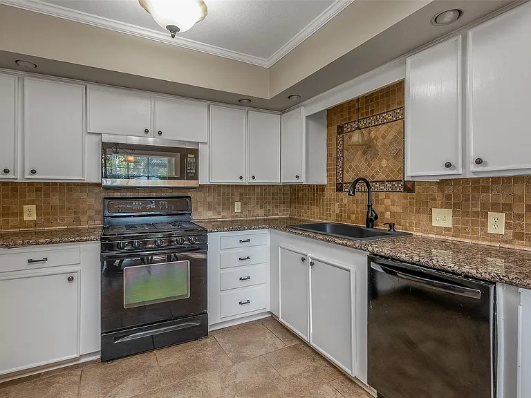 9440 Evergreen Dr — Photo 11