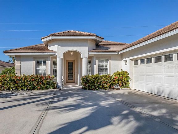3rd image of 138 Grand Oak Cir