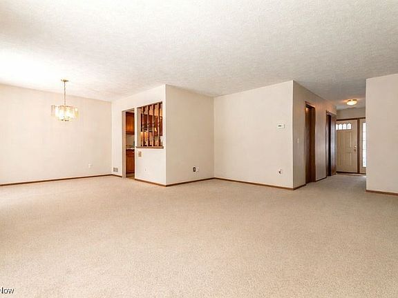 4th image of 7098 Cross Creek Dr
