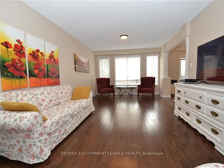 1132 Harrogate Dr — Photo 4