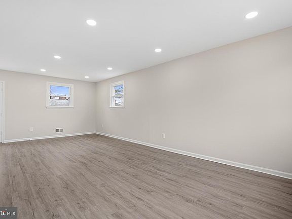 5th image of 7804 Darcy Rd