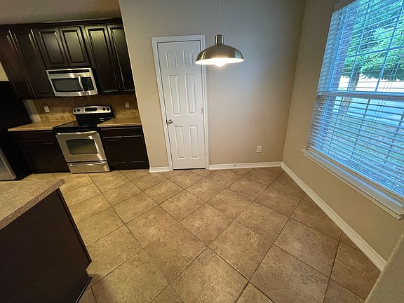 3rd image of 9827 Mill Path