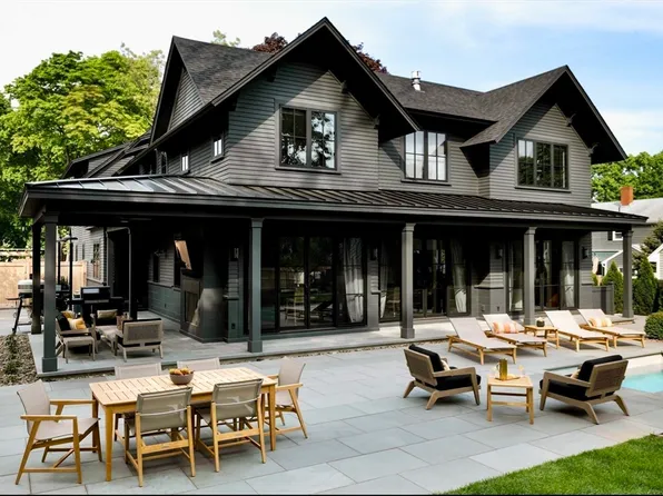 1 Shay Ter, Newburyport, MA 01950
