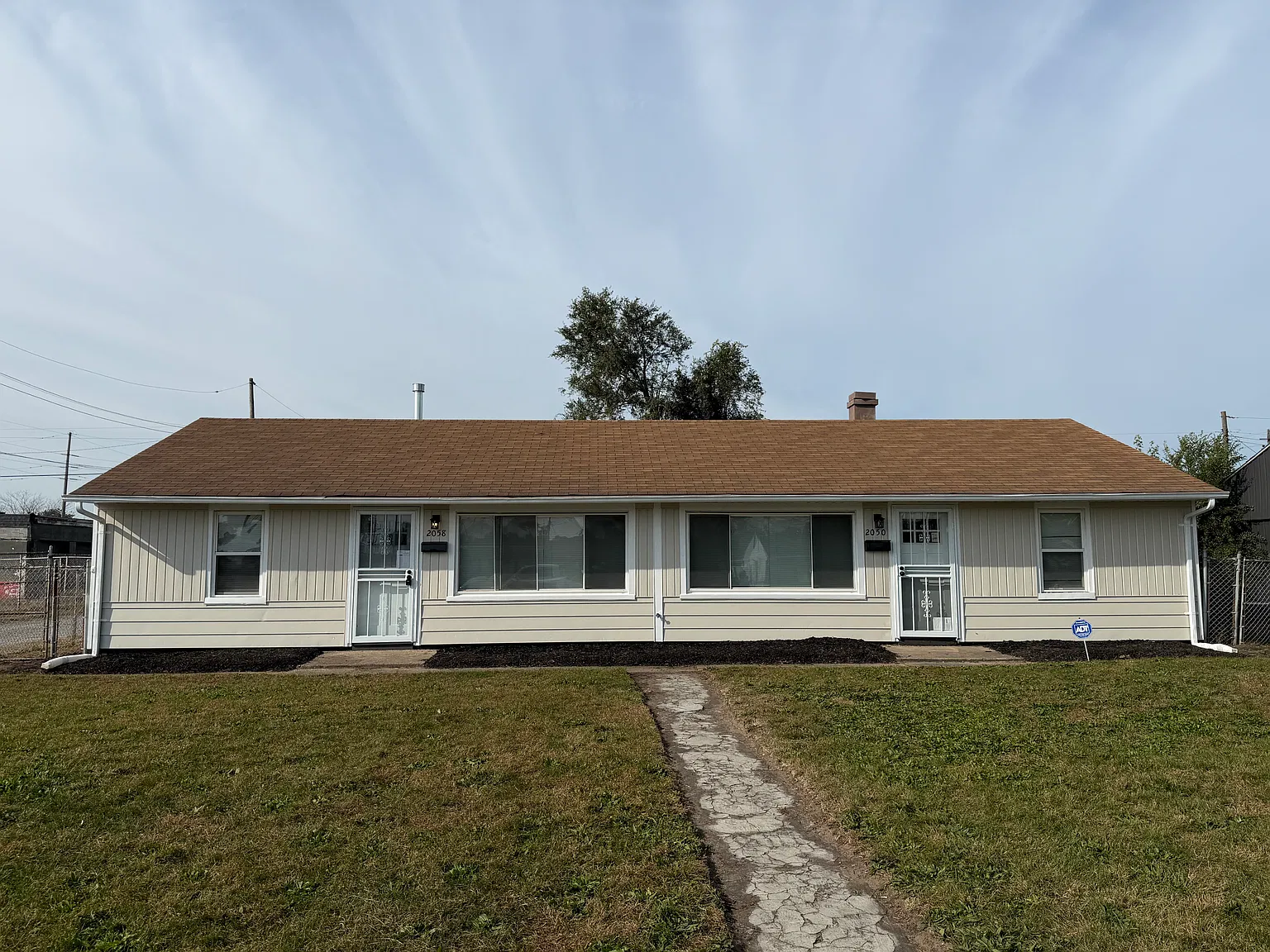 2 bed, 800 sqft, $1,650 — Photo 1