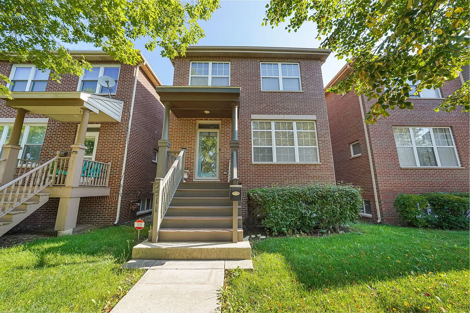 2511 S Mary St photo 1