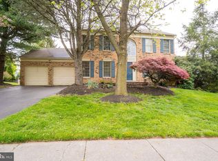 11 Adams Rd, Kendall Park, NJ 08824