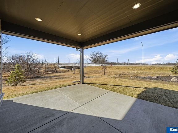 4th image of 9635 Persimmon Pl