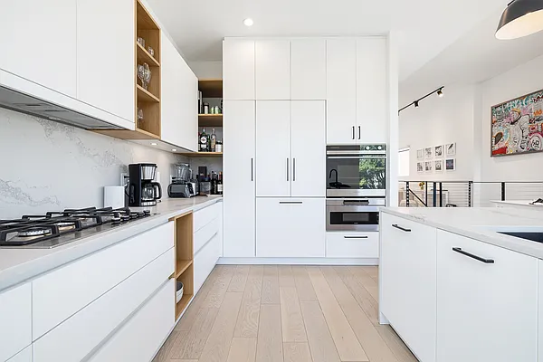 Sold by Brick&Mortar | media 12