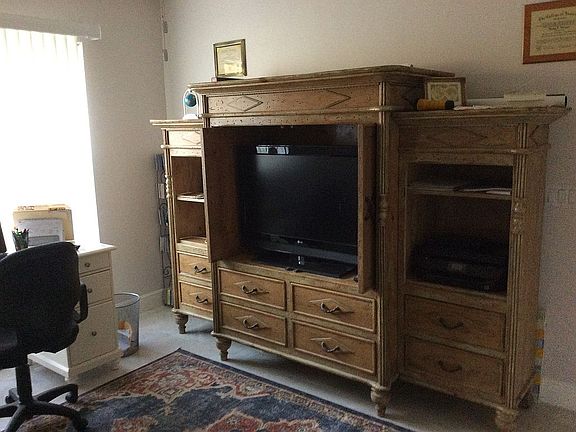 2nd image of 2909 SW Mariposa Cir