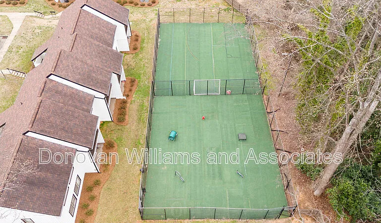 Woodland Park Apartments — Photo 31