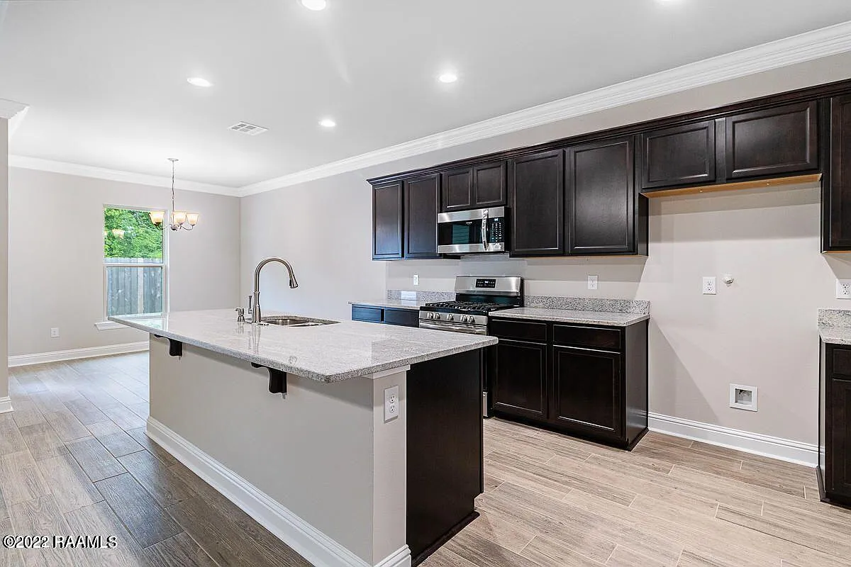 3 bed, 1735 sqft, $2,000 — Photo 4