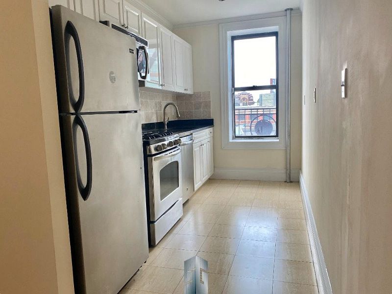 1st image of 568 Pacific St APT 5A