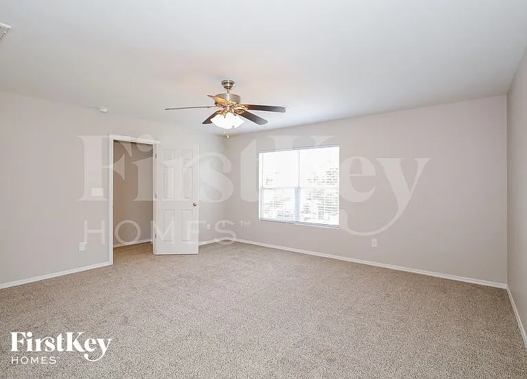 933 Silverberry St — Photo 12