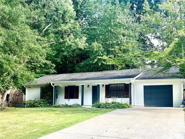 1789 Merry Oak Rd SW, Marietta, GA 30008
