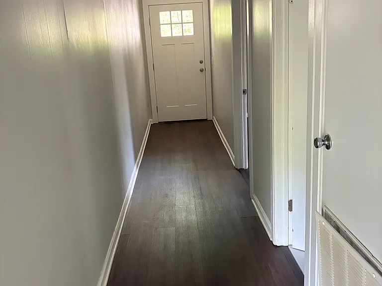 318 Riley St — Photo 9