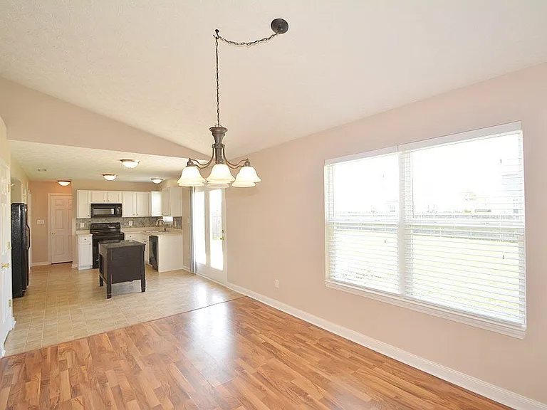 6917 Tree Top Ln — Photo 8
