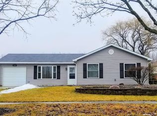 1920 Eastman Ln, Hanover Park, IL