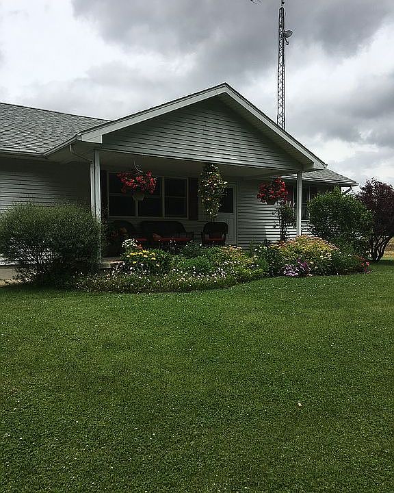 2nd image of 5802 E Daniels Rd