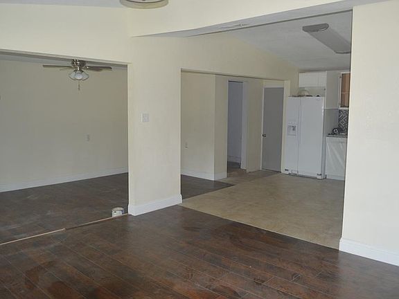 2nd image of 2114 Cumberland Dr