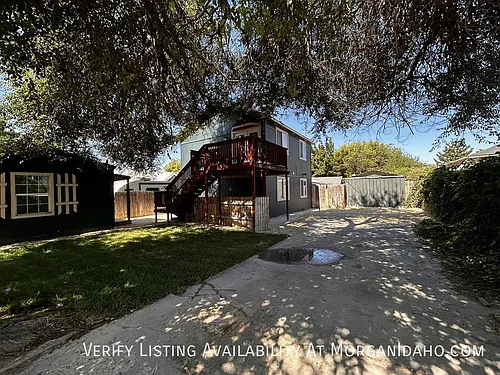 516 18th Ave N #A Photo 1
