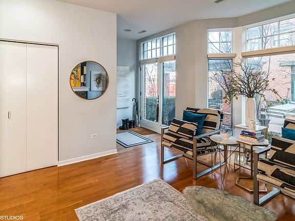 3rd image of 101 N Euclid Ave APT 26