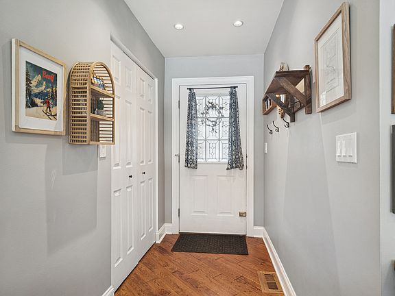 3rd image of 469 Pheasant Ridge Rd