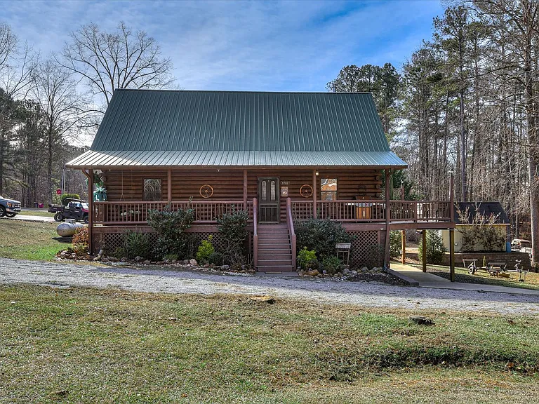 1700 Buckhead Rd — Photo 1