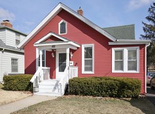 172 Oak St, Elgin, IL 60123