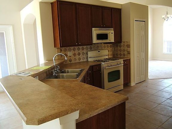 2nd image of 2494 Holly Berry Cir
