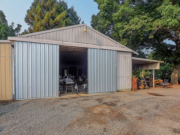 4th image of 4314 NE 54th St