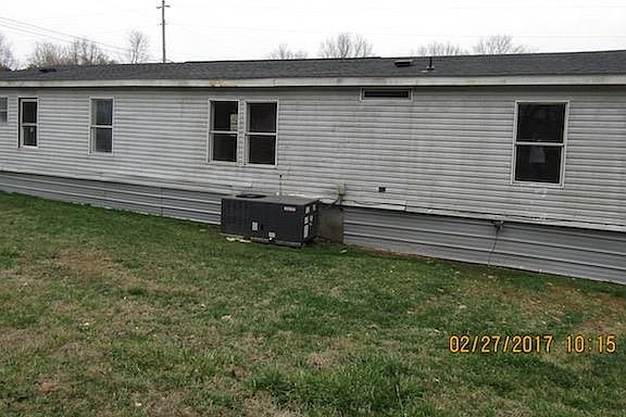 3rd image of 226 Lakeshore Dr