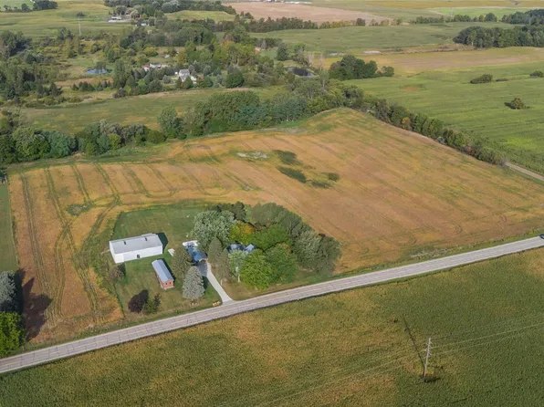 7570 Fostoria Rd, Mayville, MI 48744
