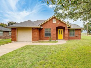 533 Heather Ln, Keene, TX 76059