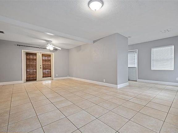 3rd image of 3909 Rogers Ave