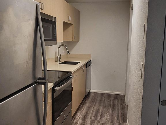 5th image of 4113 7th St SW Unit B