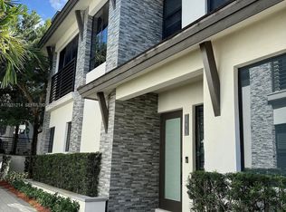 8273 NW 47th Ter, Doral, FL 33166