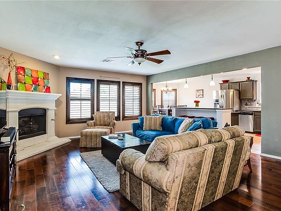 4th image of 9829 Tanglebrush Dr