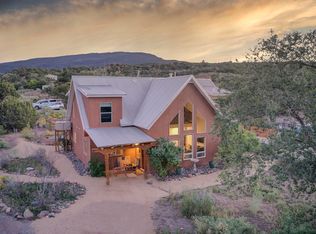 4 Camino Mesteno Rd, Placitas, NM 87043