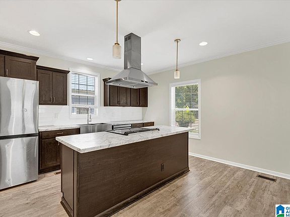 3rd image of 322 1st St S