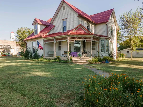 141 W Washington St, Howard, KS 67349