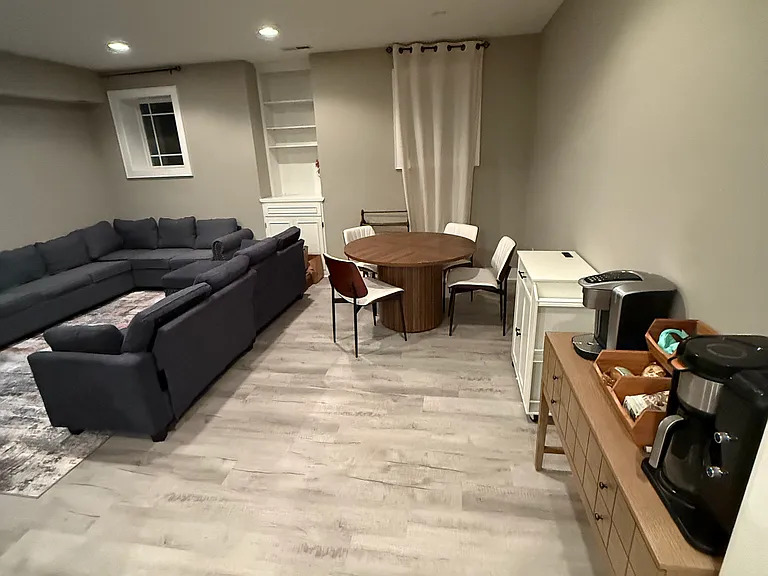 138 Baylor Ln — Photo 2