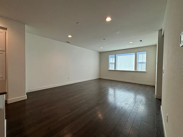 5661 Coffeeberry Rd — Photo 7