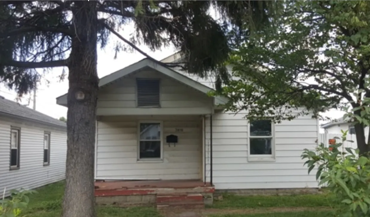 3818 Hoyt Ave photo 1