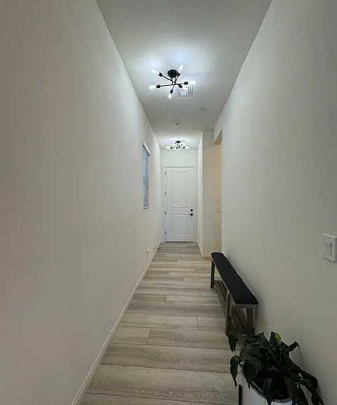 Soaring 10' Ceilings