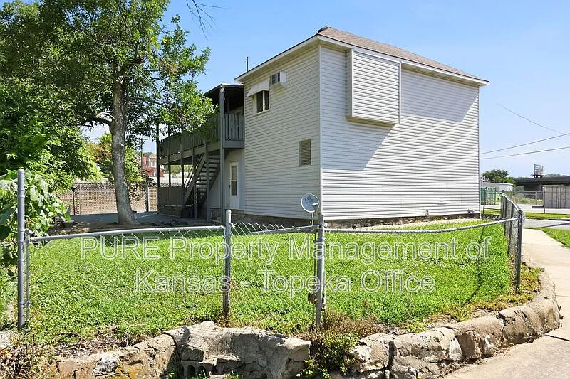 2440 S Mill St — Photo 3