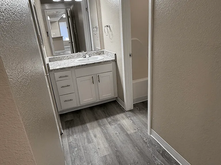 Vista Del Sol Apartments — Photo 50