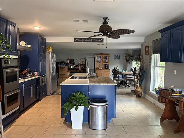3 bed, 2.5 bath, 1500 sqft, $1,900 — Photo 2